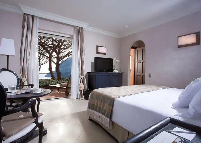 プンタ トラガーラ カプリ