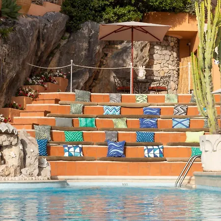 Punta Tragara 5*
