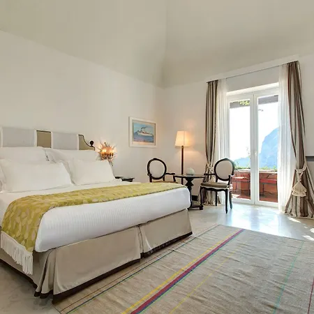 Punta Tragara Otel