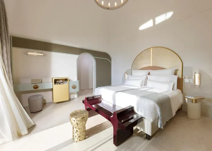 プンタ トラガーラ カプリ